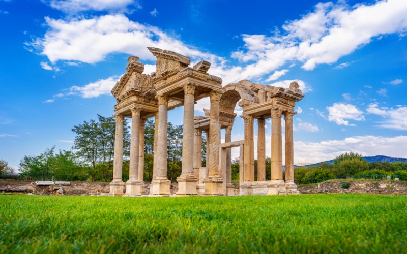 APHRODISIAS & PAMUKKALE TOUR 