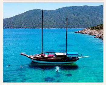 LENIWY DZIEŃ NA ŁODZI W BODRUM